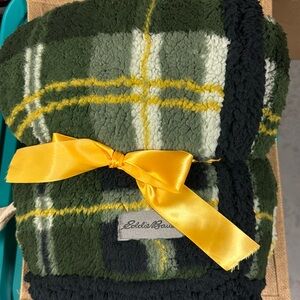 Eddie Bauer Fleece Blanket